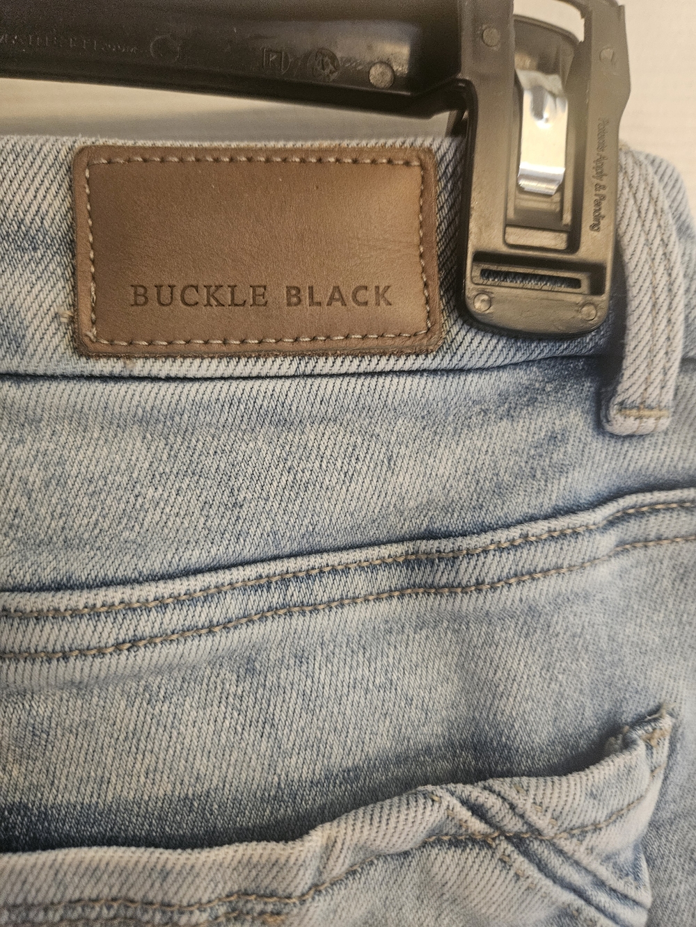 Buckle Black Light Wash Blue Jeans Bootcut Size 27x34